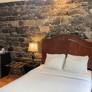 ** Hotel Maison Du Général Canada