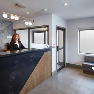 ** Motel Canadas Value Canada