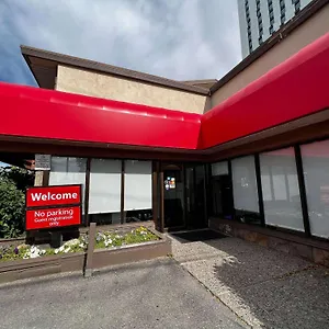 Econo Village Lodge YYC